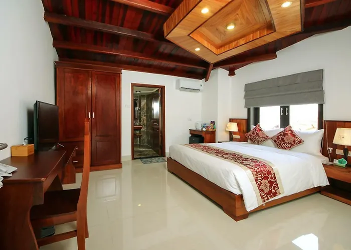 Threeway Riverside Villa